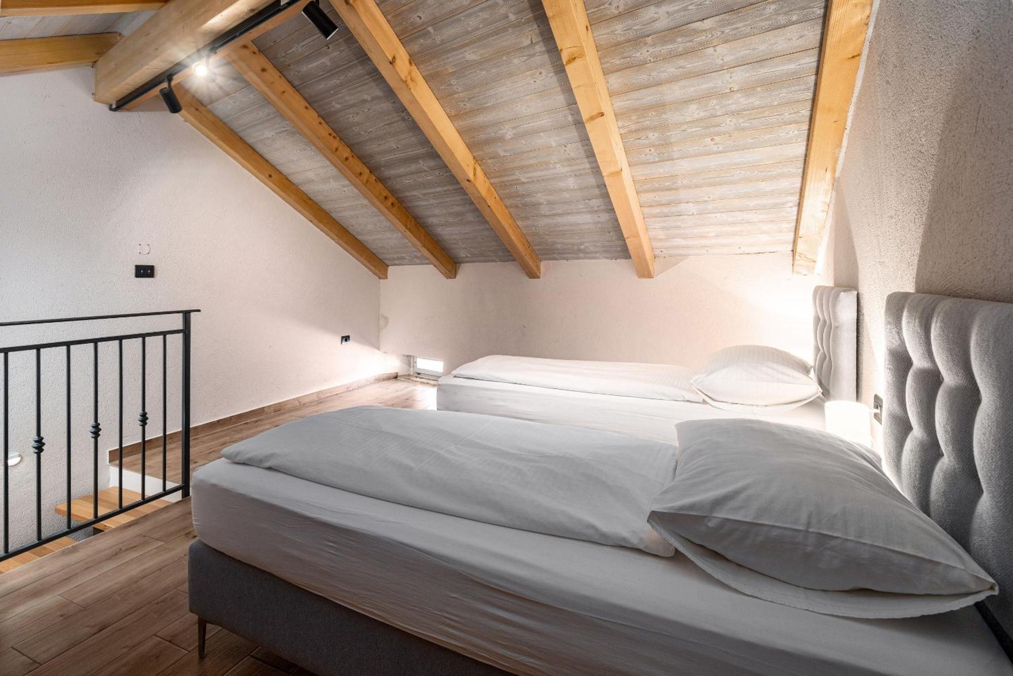 Della Croce Bed&Breakfast Svetvincenat Bagian luar foto
