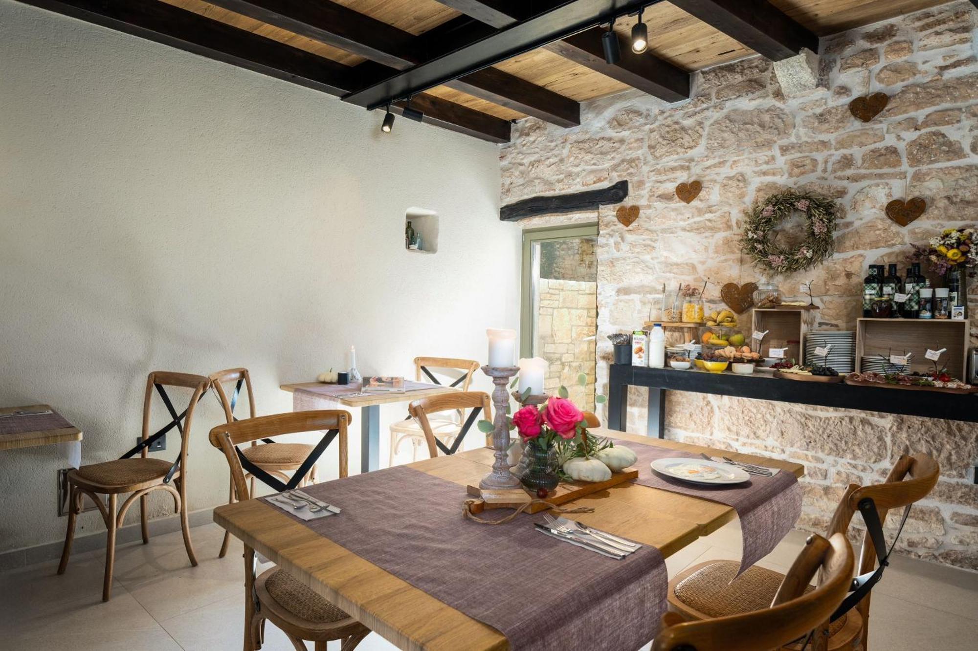 Della Croce Bed&Breakfast Svetvincenat Bagian luar foto