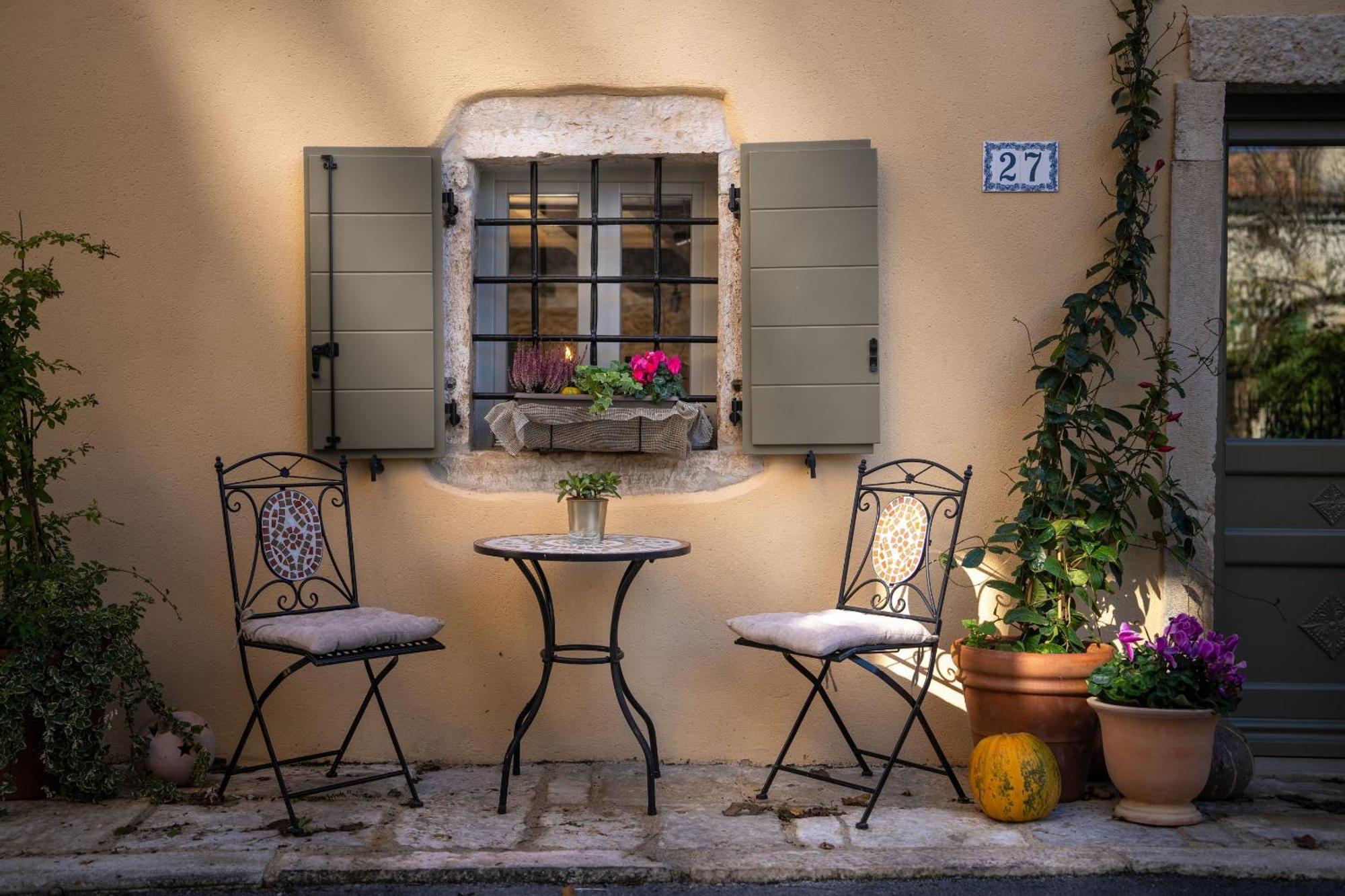 Della Croce Bed&Breakfast Svetvincenat Bagian luar foto
