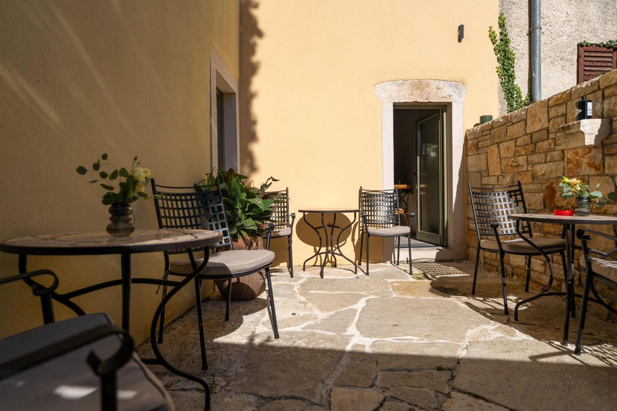 Della Croce Bed&Breakfast Svetvincenat Bagian luar foto