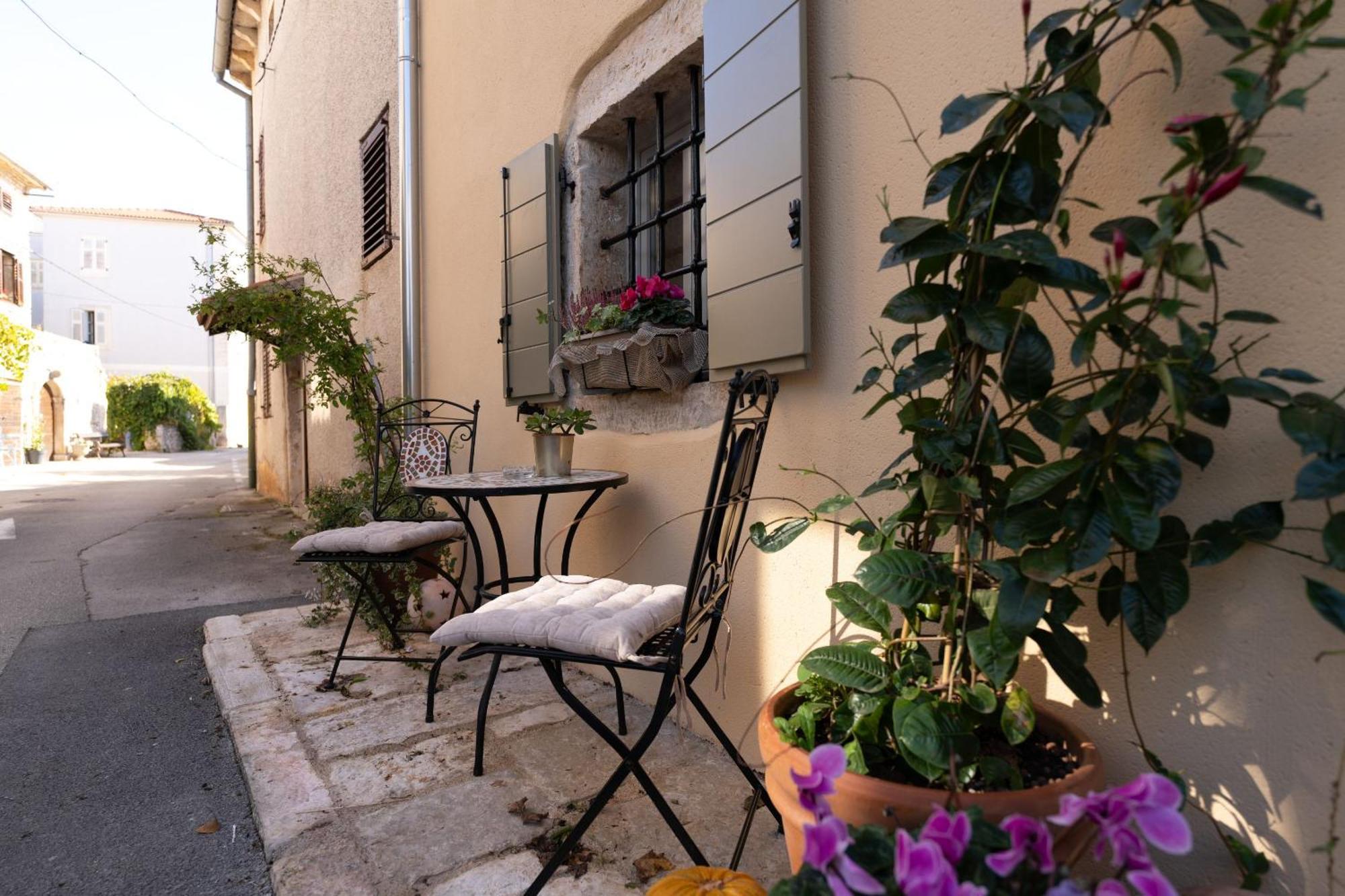 Della Croce Bed&Breakfast Svetvincenat Bagian luar foto