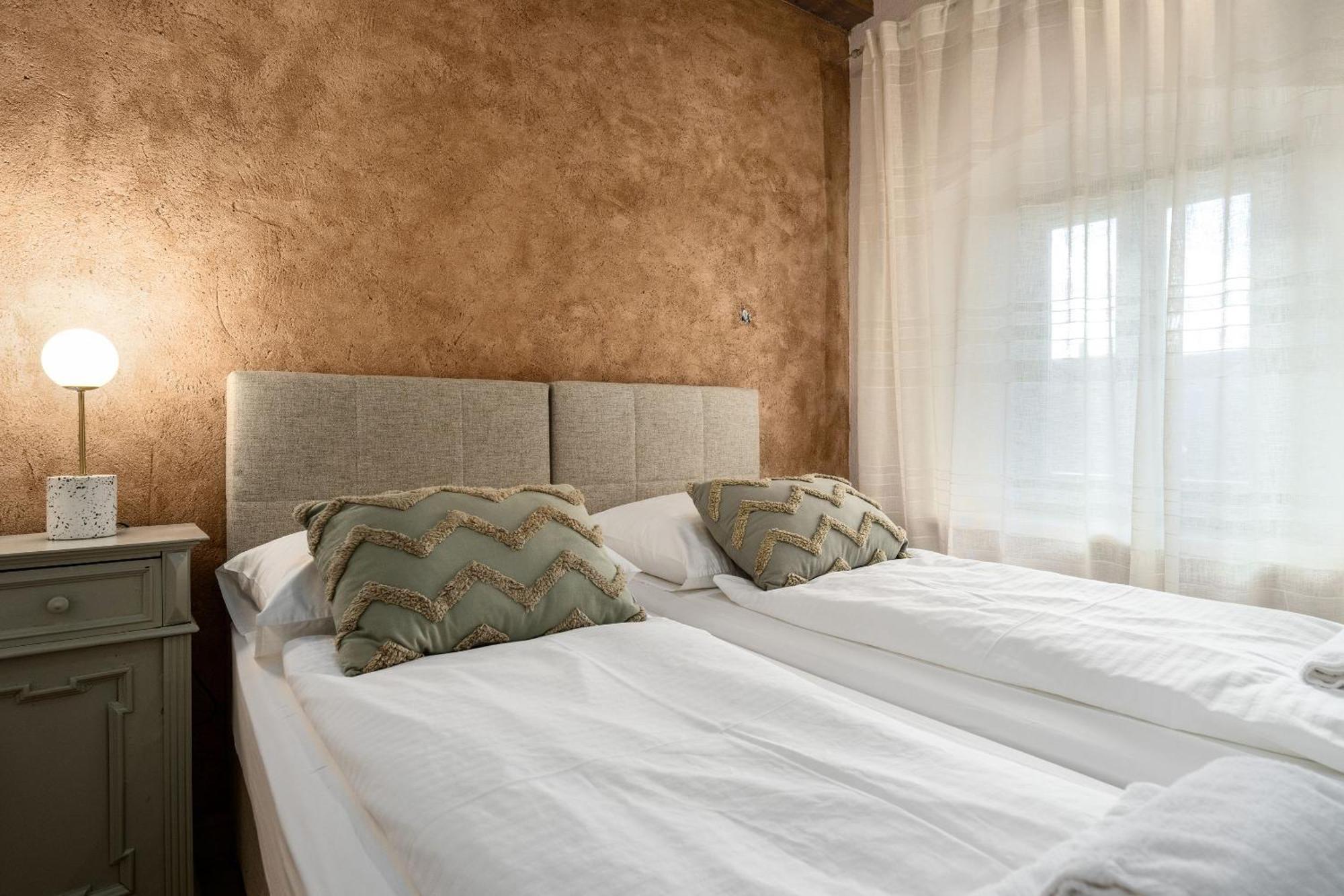 Della Croce Bed&Breakfast Svetvincenat Bagian luar foto
