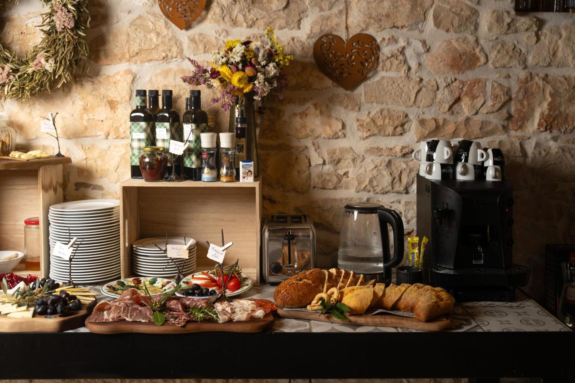 Della Croce Bed&Breakfast Svetvincenat Bagian luar foto