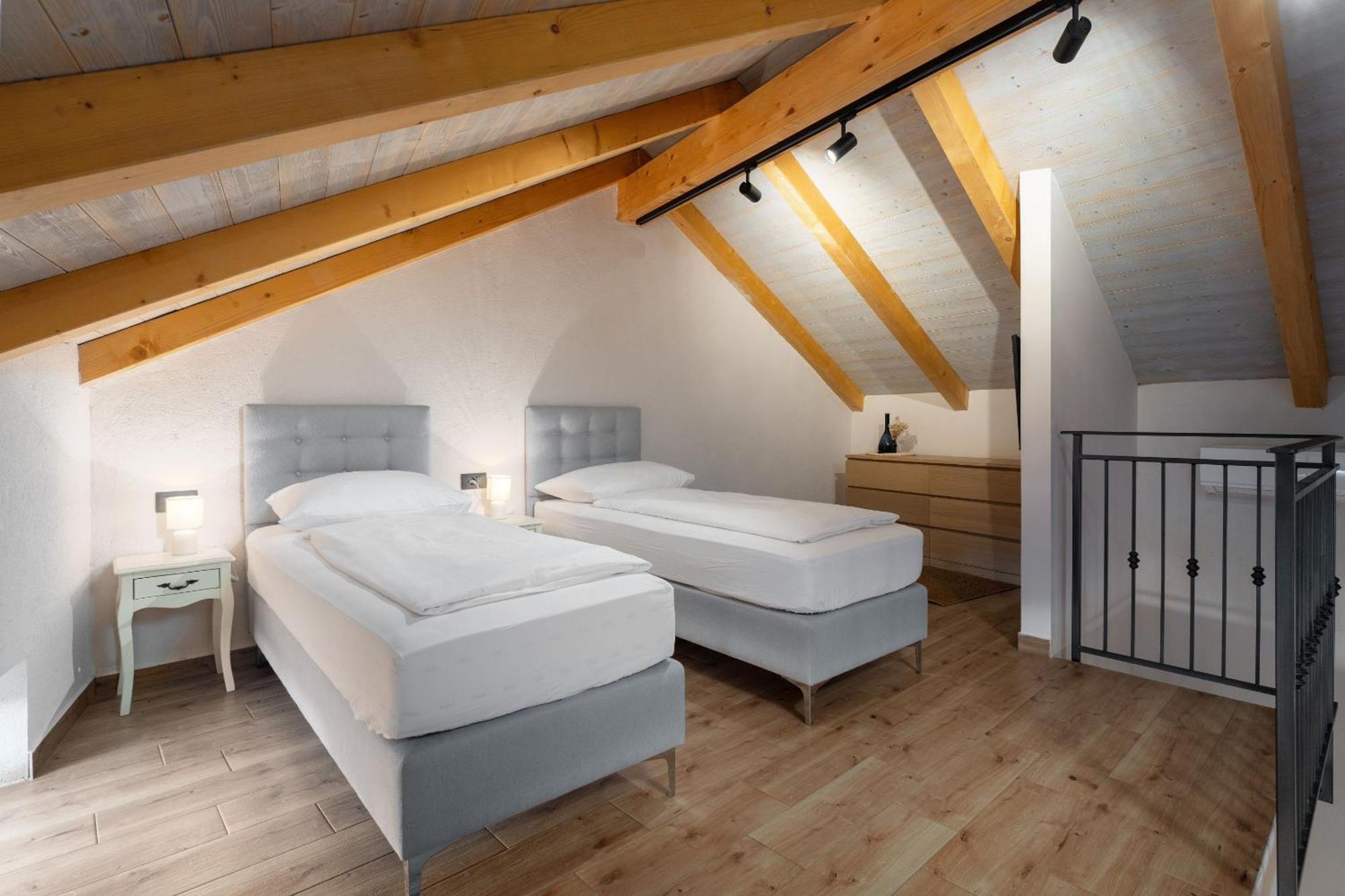 Della Croce Bed&Breakfast Svetvincenat Bagian luar foto