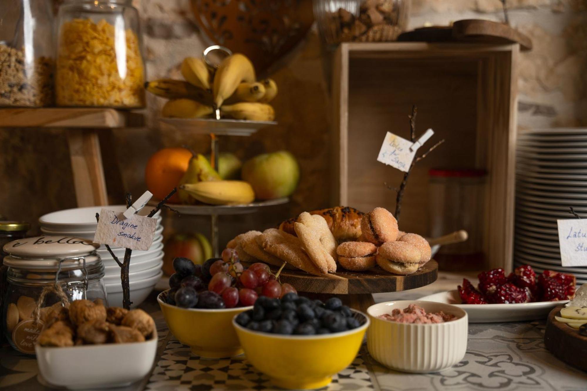 Della Croce Bed&Breakfast Svetvincenat Bagian luar foto